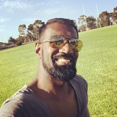 Raj Tuvok exclusive actress pictures