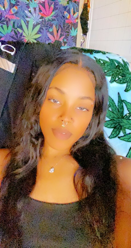 SweetAxxGoldie pornstar high quality galleries