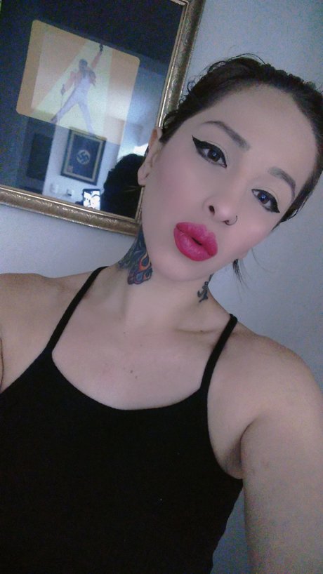 La Galla model sexy image