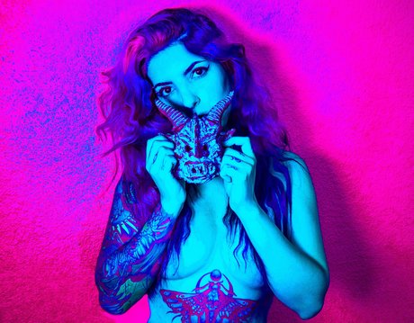 Qatrina model nude images