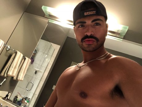 RJ Dumont star art archive