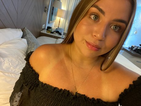 paola25 erotic actress galleries