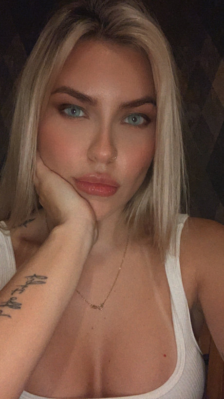 L bia Ximenes star top img