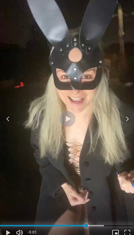 Trudi Pavlovsky model beautiful pictures