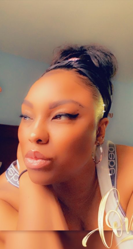 Vida model erotic pics