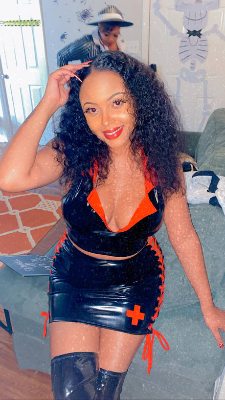 Koko Chanel adult model photos