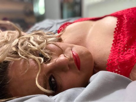 Willow Rogers pornstar pretty photos