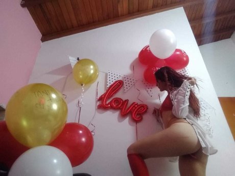 Tripsy Love model sex archive