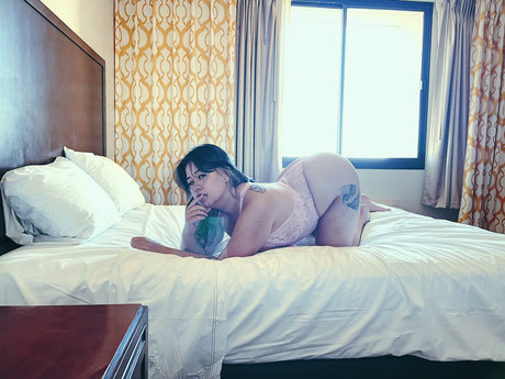 Kyra Lynn beautiful pornstar pics