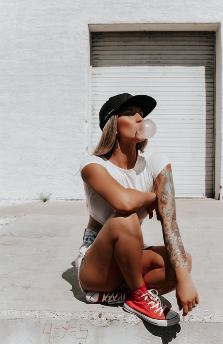 MISTRESS OF THE HOUSE hd model photos