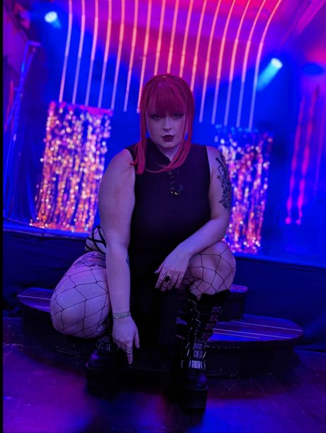 Moe Babe perfect actress pics