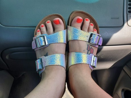 Littlefeet pretty actress photos