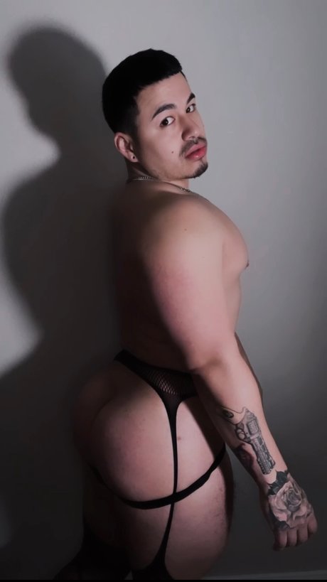 Tommie Thick model pretty images