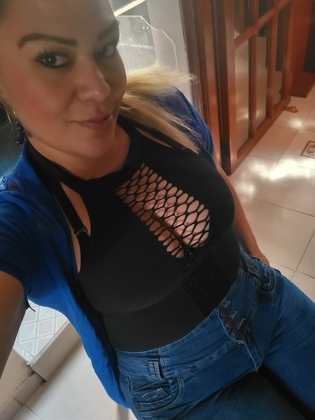 DayanaGC model top photos