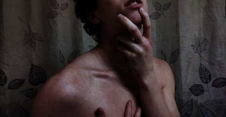 Masquerade Michael star free photos