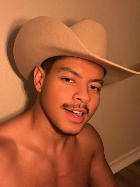 Dallas Bromo naked star picture