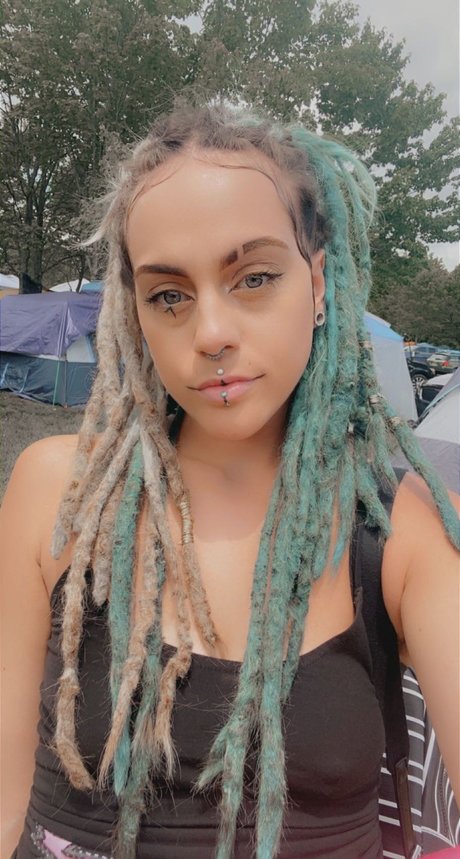 Navi Rose model adult pics