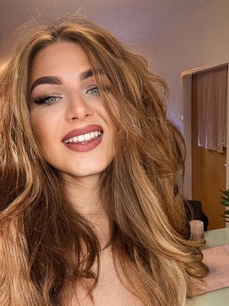 Nina Dell a Rosa pretty model archive