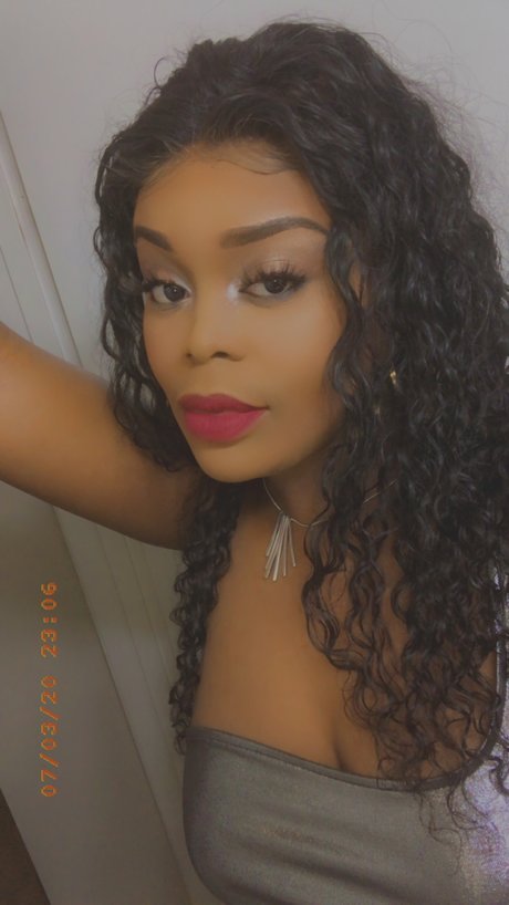 Strweet Biatchh xxx pornstar image