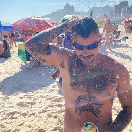 FeLL erotic model photo