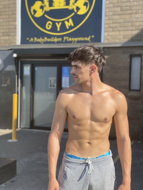 Matthew Quinn sexy star pictures