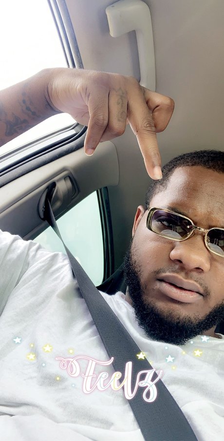 King Dende pornstar naked photo