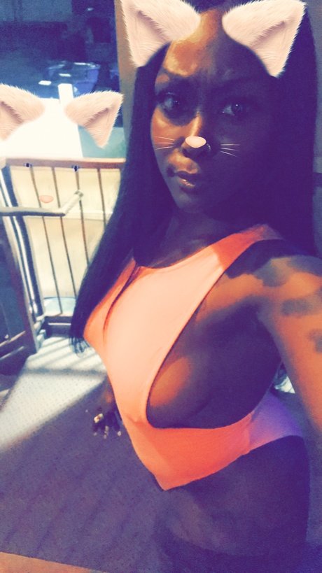 SexyB perfect actress pic