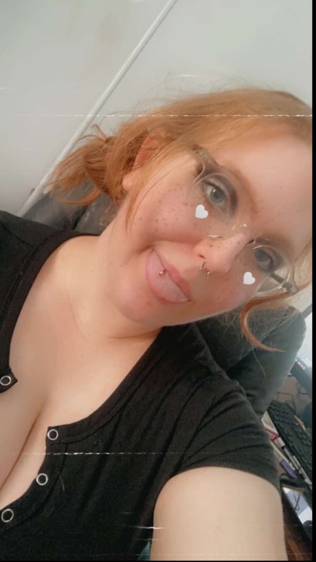 Ginger Snatch model high quality pic