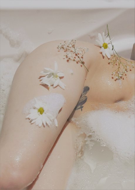 Angela Jazm n P rez model top image