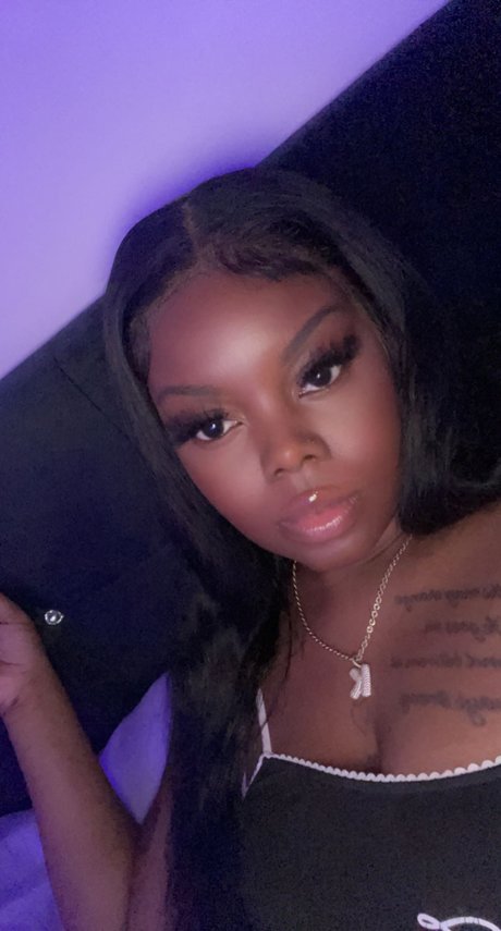 _yourfavdarkskin_ model best pic