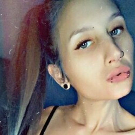 willow reign model porn images