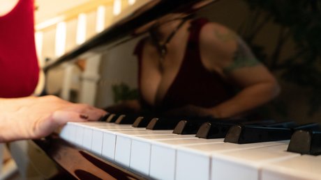 Mistress Selina Minx Free exclusive pornstar photo