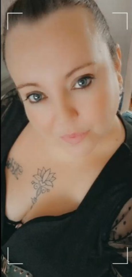 _volumptuousKim_ naked actress photos