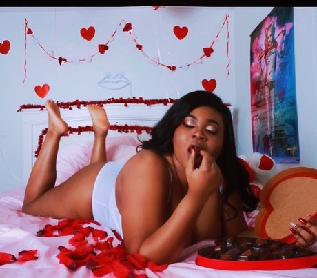 Therealblacklola art actress archive