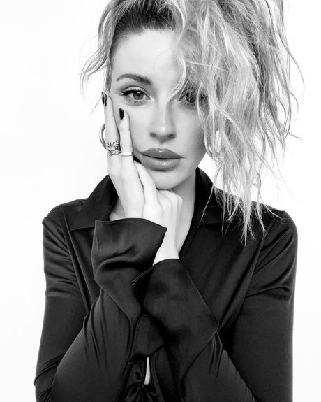 Ashley Schultz art actress image