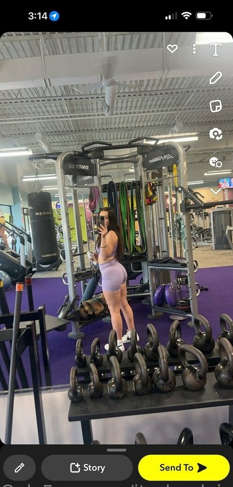 itsclaraleighh art model images