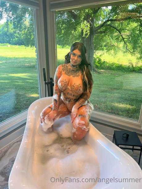 Goth Angel Summer_ nice pornstar pictures