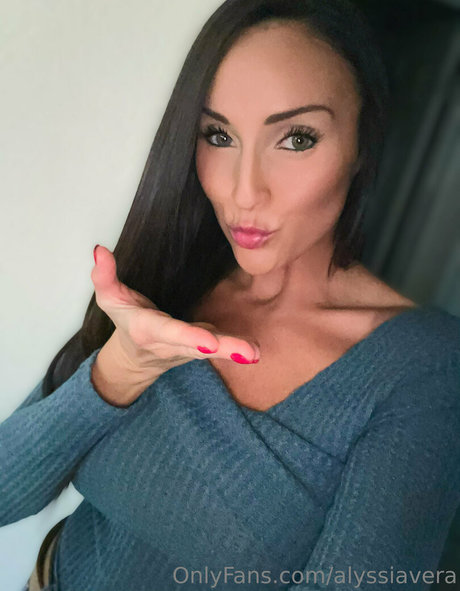 alyssia vera star art photos