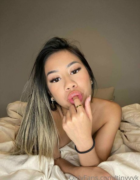 tinyyyk pornstar nudes image