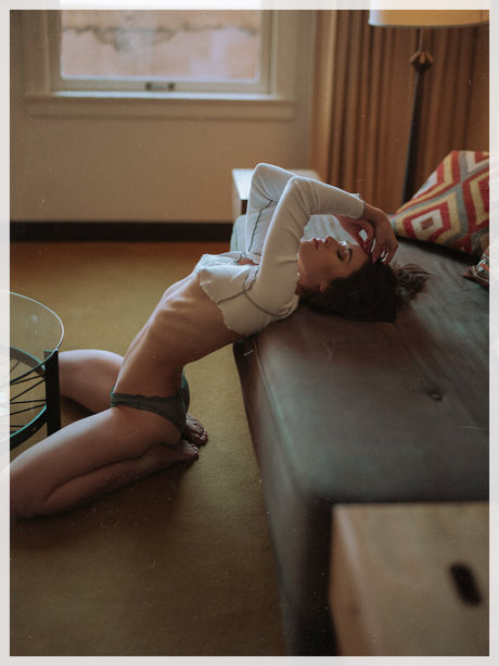 Audrey Bradford model high quality image