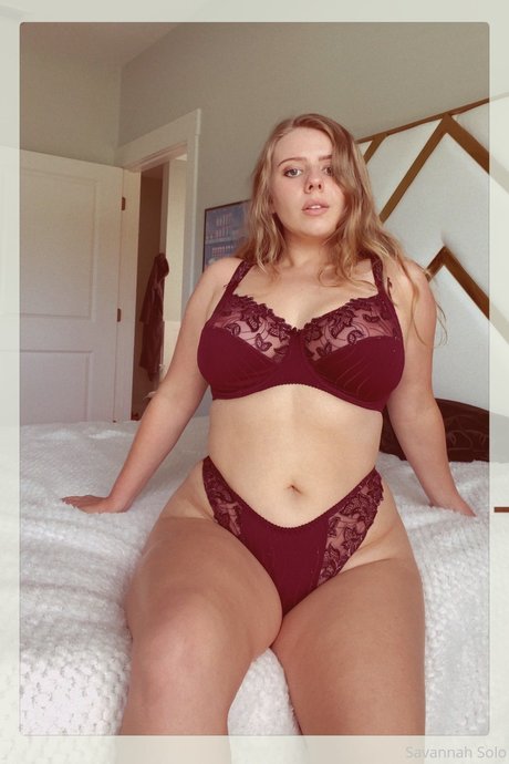 Savannah Solo hot model image