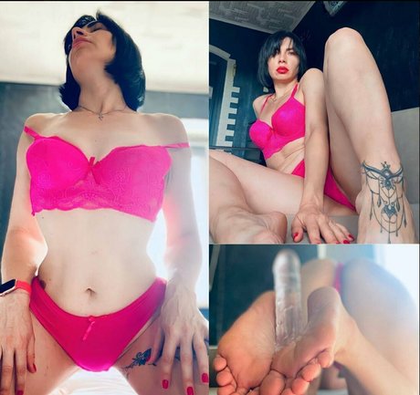 naked nurse onlyfans nude image