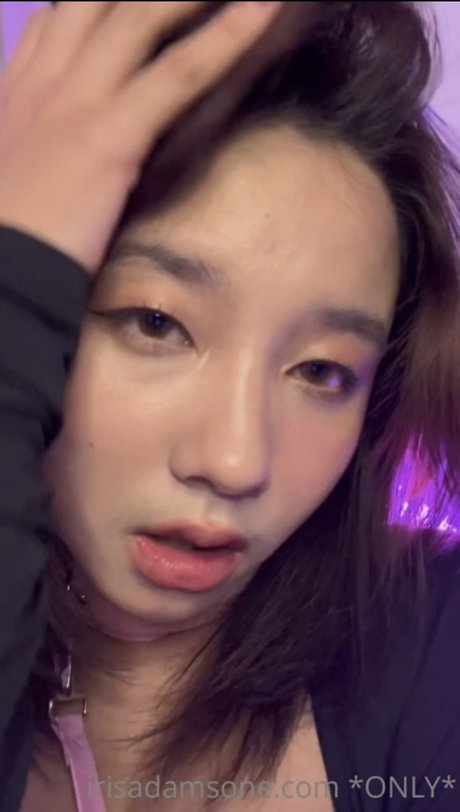 Iris adamsone model nude photo