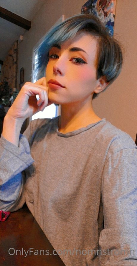 Nomnstromn art model gallery