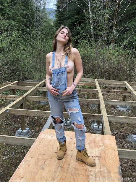 Nicolle Love model pornographic pics