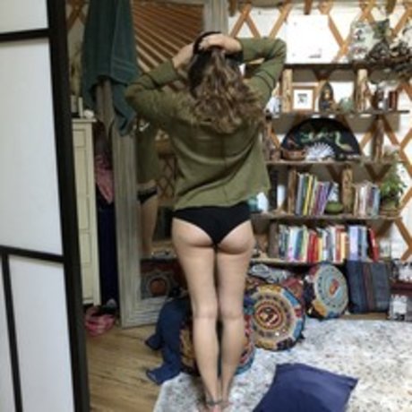 Nicolle Love porn actress photo