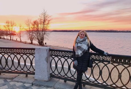 Holly Garner hot star pictures