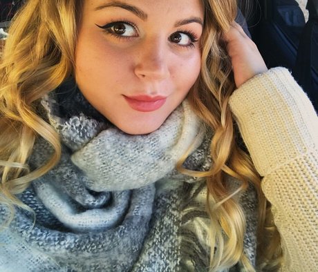 Holly Garner nudes star archive