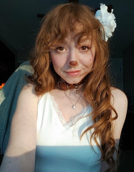 MandyFrizzle sexy model photo