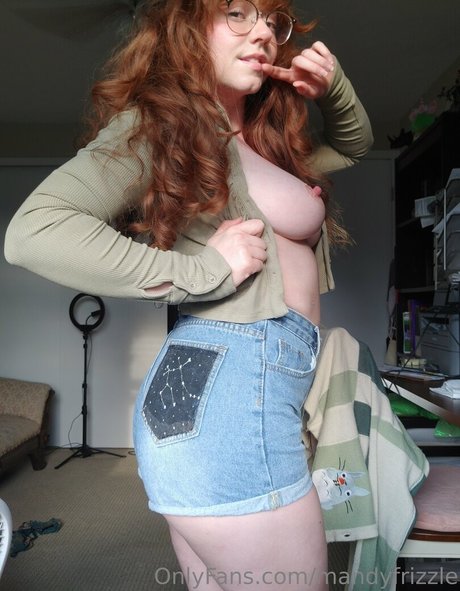 MandyFrizzle model xxx pics